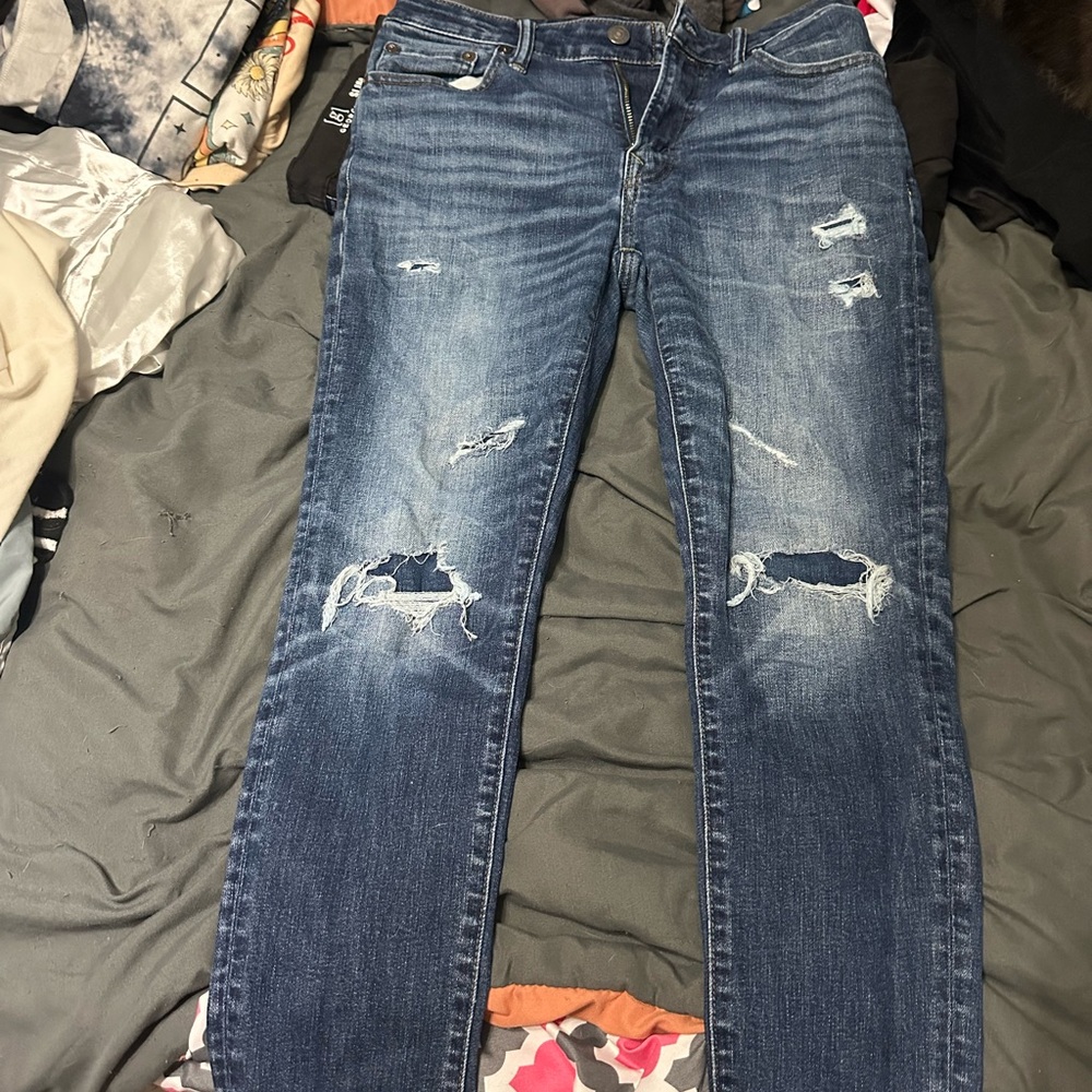 American Eagle Men’s Ripped Blue Skinny Jeans